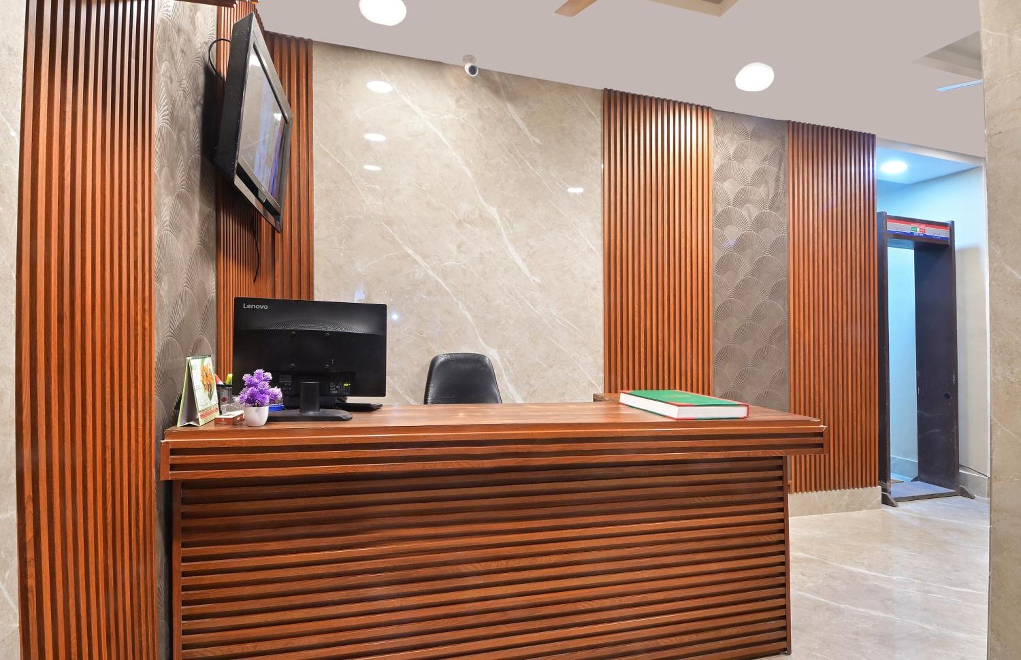 Chowdhry Tourist Lodge - New Delhi Railway Station - 2 Minutes Walk Exterior photo