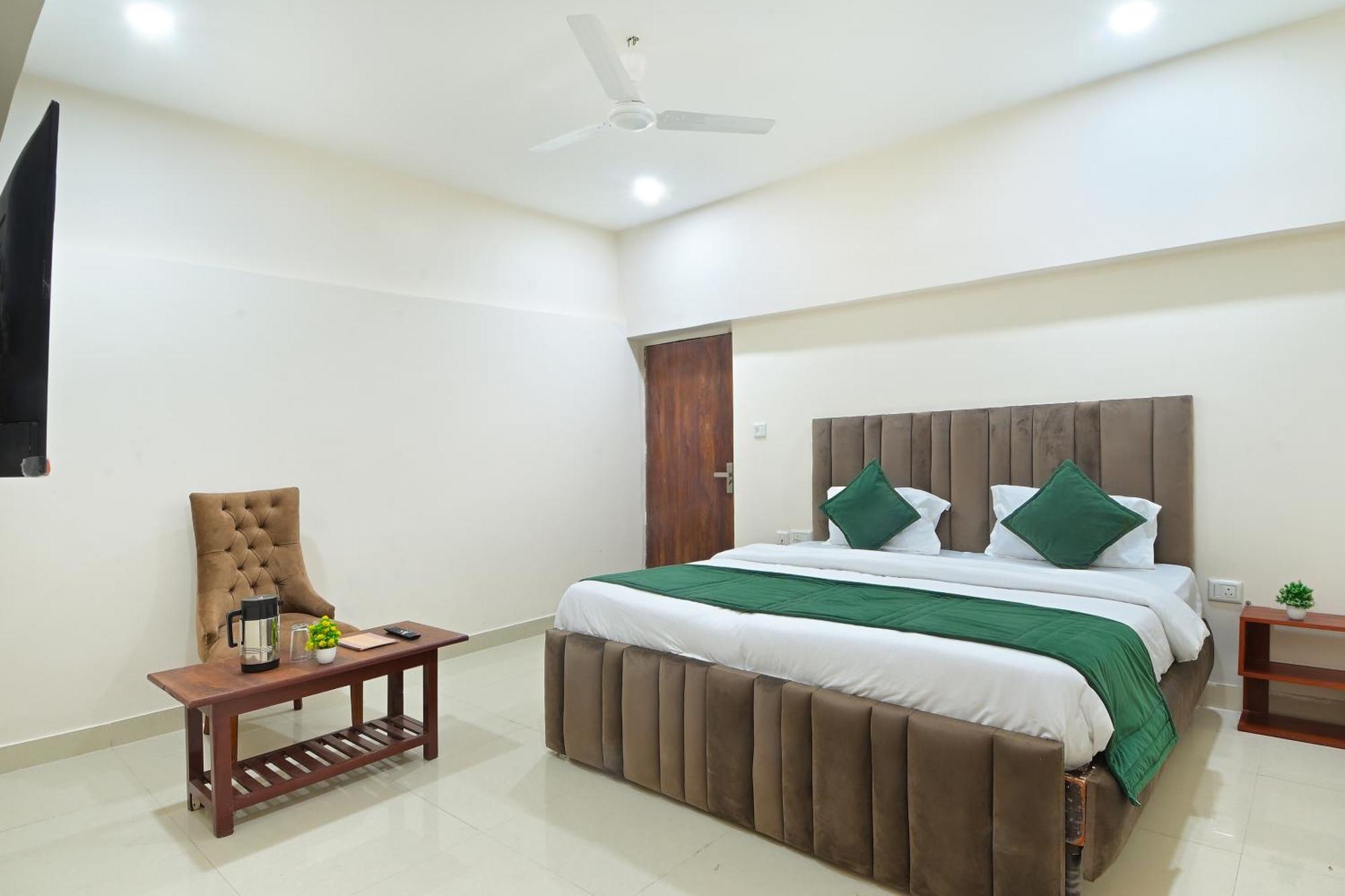 Chowdhry Tourist Lodge - New Delhi Railway Station - 2 Minutes Walk Exterior photo